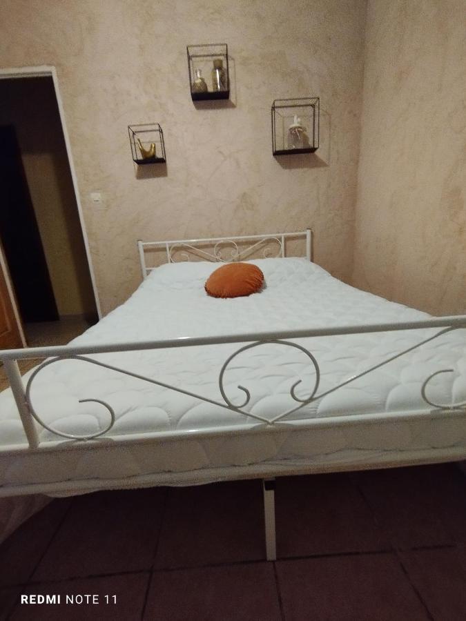 Chambre D Hotes En Provence, Au Pied Du Luberon, Les Coquelicots La Tour-dʼAigues Exteriör bild