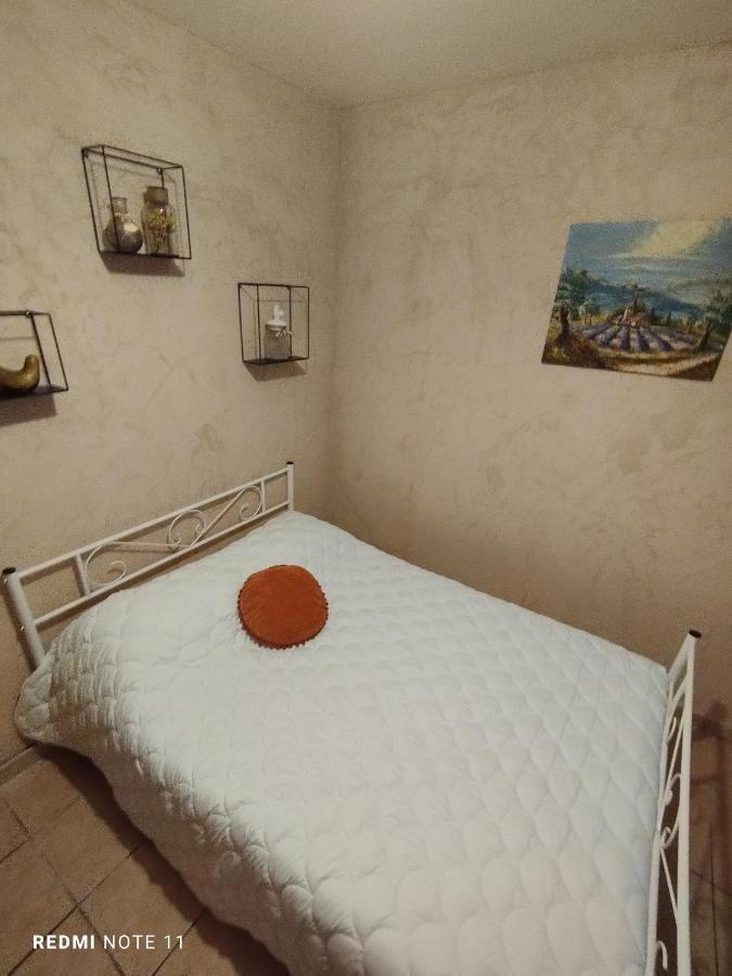 Chambre D Hotes En Provence, Au Pied Du Luberon, Les Coquelicots La Tour-dʼAigues Exteriör bild